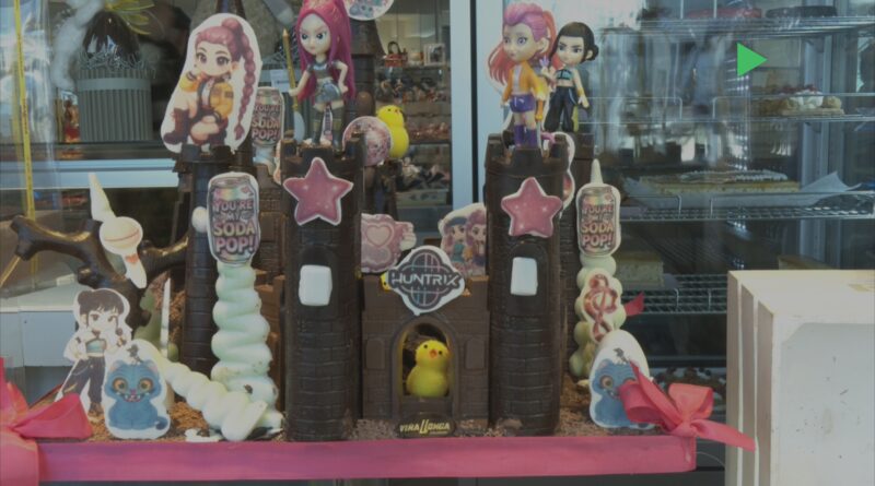 Mones de Pasqua personalitzades, la tendència d’enguany a les pastisseries del Baix Vallès